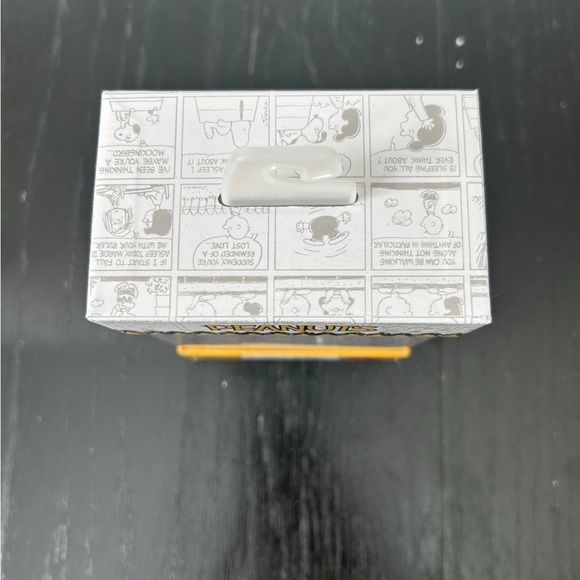 Kids' Snoopy Light Up
Smartwatch - Picture 5 of 9